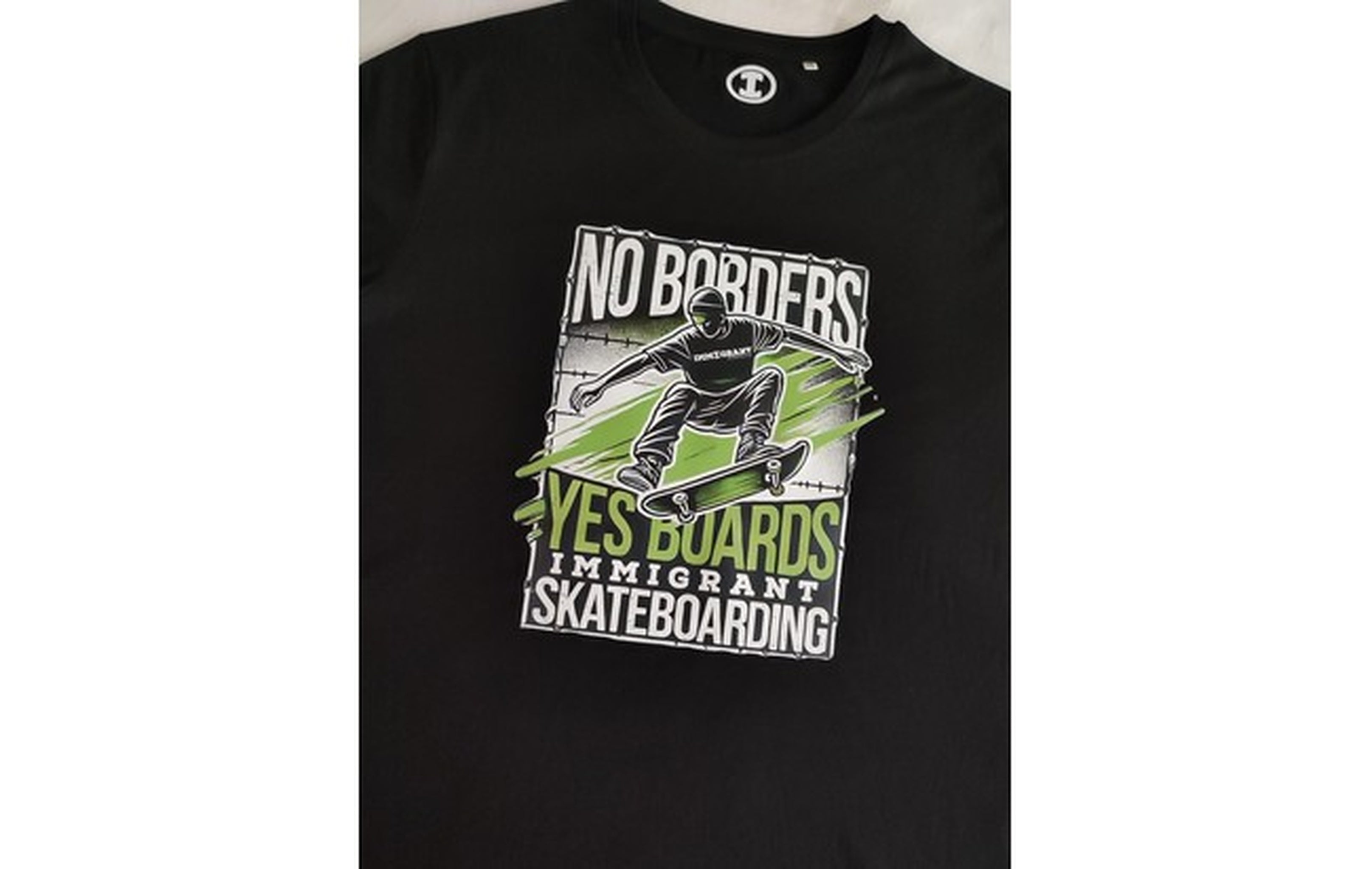 Immigrant Skateboarding No Borders T-Shirt - XL