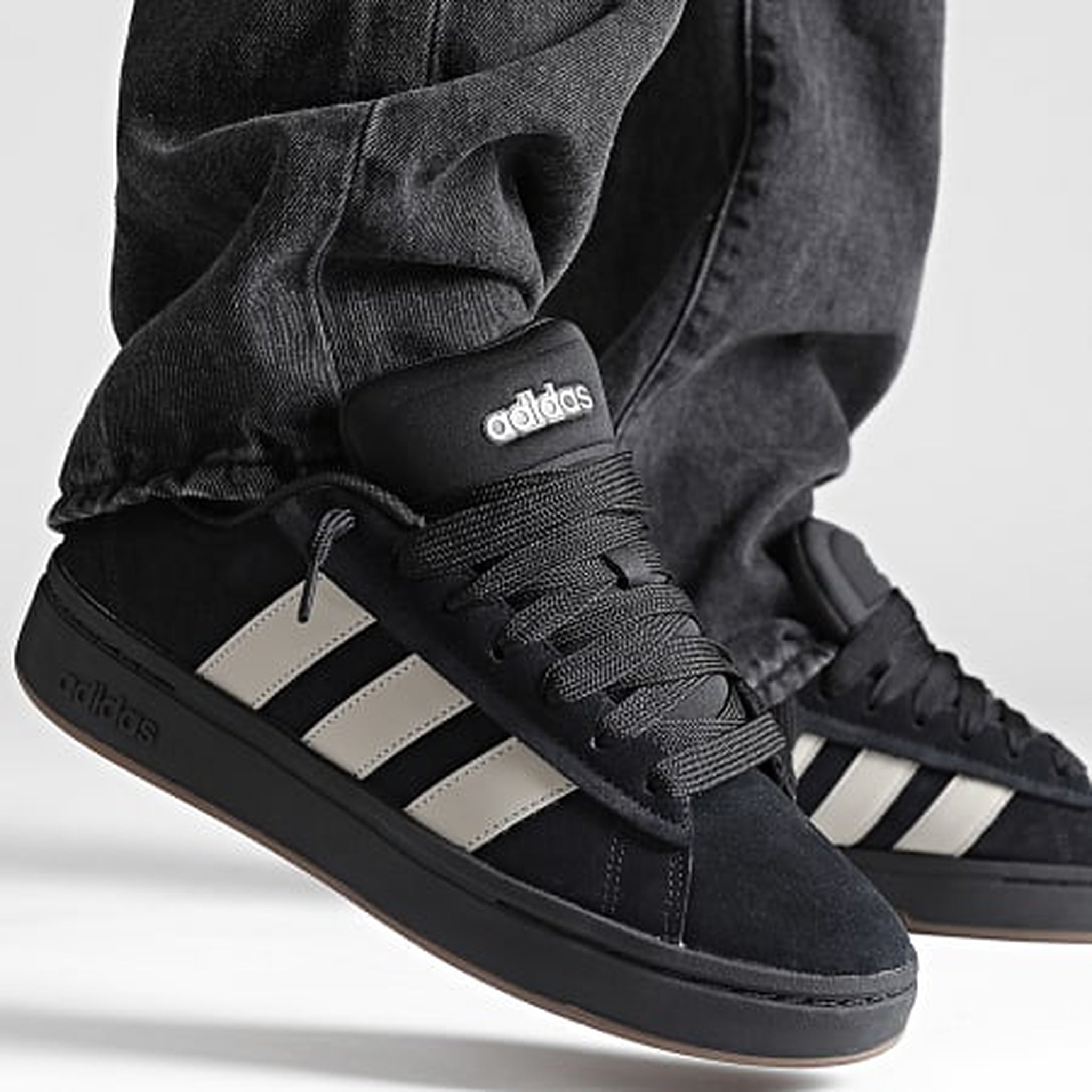 Adidas Grand Court Alpha 00s (JS3807) – Größe 43 1/2